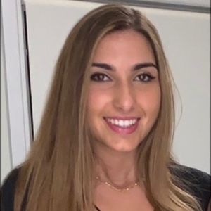 Meet your Posher, Danielle